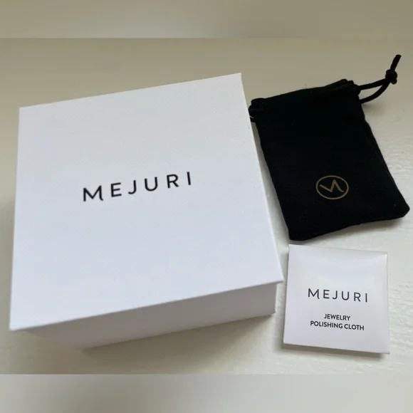 Mejuri Diamond Wishbone Stacker Set - Picture 8 of 12